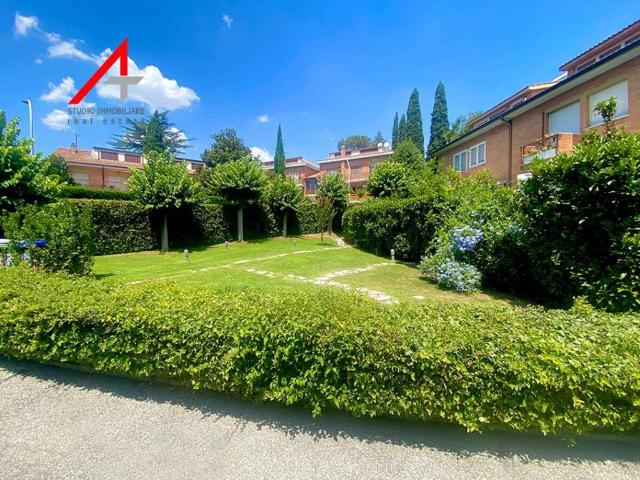 Villa in vendita a Roma RM