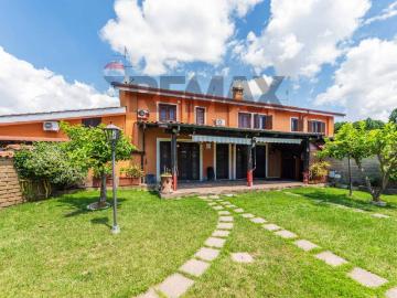 Villa in vendita a Roma RM