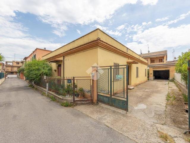 Villa in vendita a Roma RM