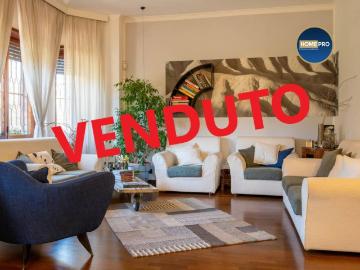 Villa in vendita a Roma RM