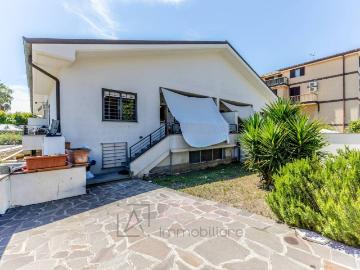 Villa in vendita a Roma RM