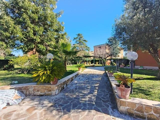 Villa in vendita a Roma RM