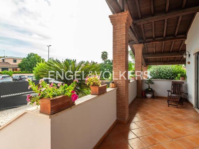 Villa in vendita a Roma RM