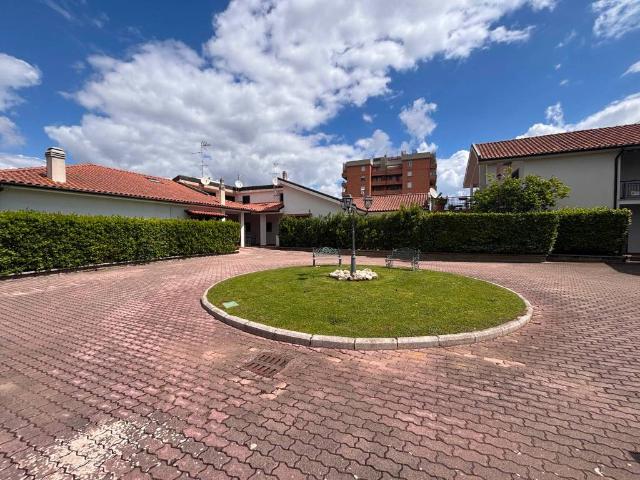 Villa in vendita a Roma RM