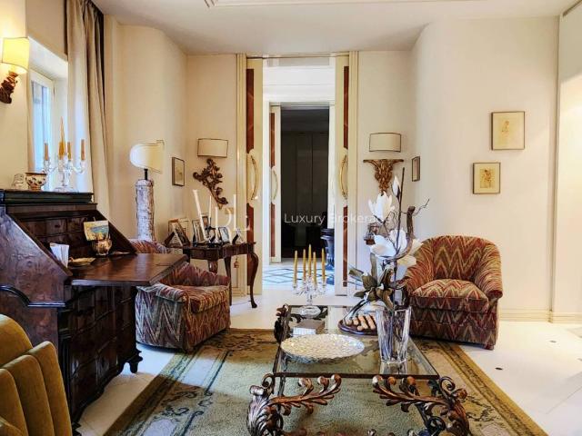 Villa in vendita a Roma RM
