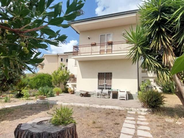 Villa in vendita a Roma RM