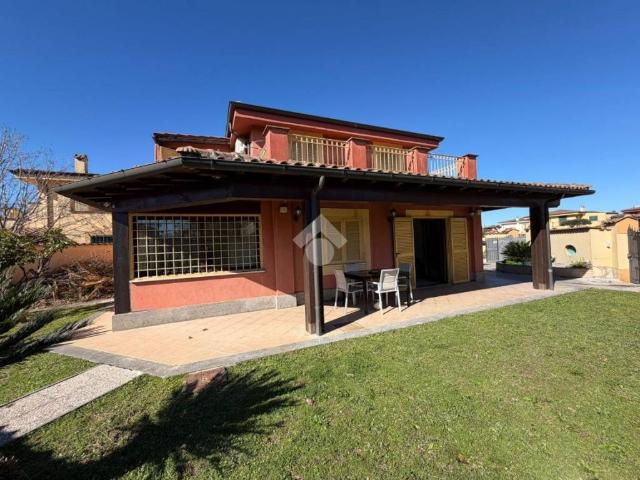 Villa in vendita a Roma RM