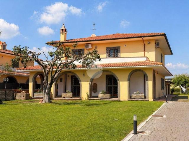 Villa in vendita a Roma RM