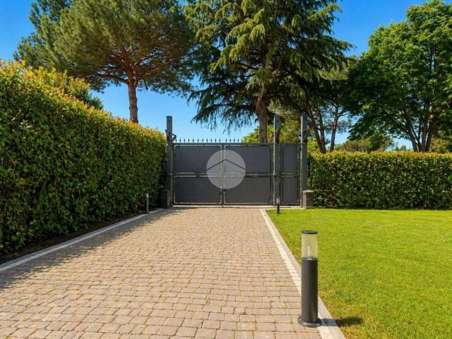 Villa in vendita a Roma RM