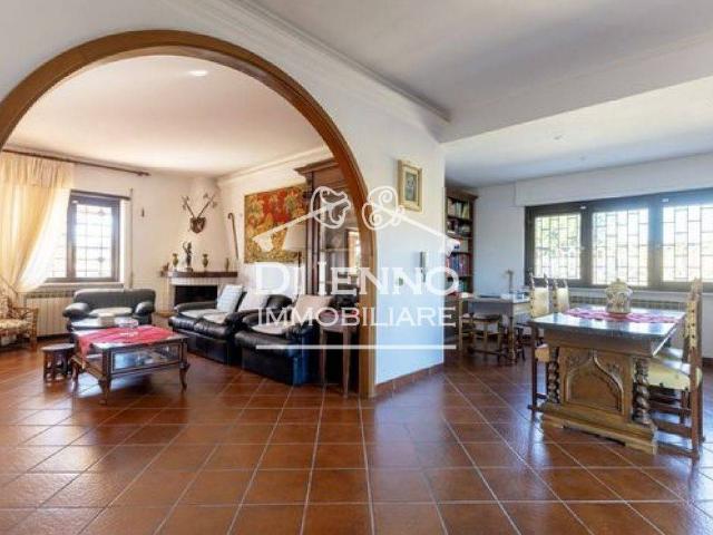 Villa in vendita a Roma RM