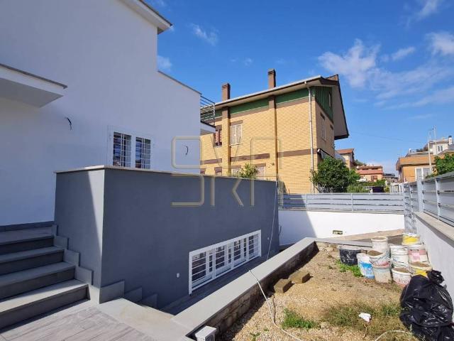 Villa in vendita a Roma RM