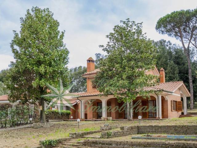 Villa in vendita a Roma RM
