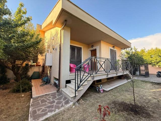Villa in vendita a Roma RM