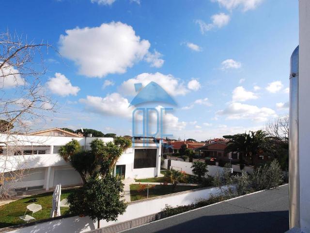 Villa in vendita a Roma RM