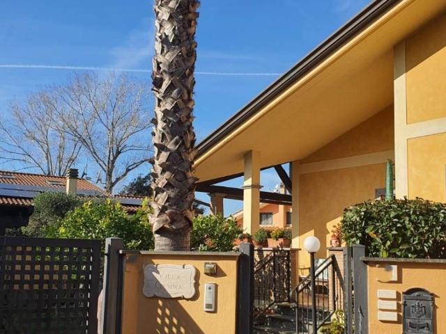 Villa in vendita a Roma RM