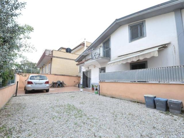 Villa in vendita a Roma RM