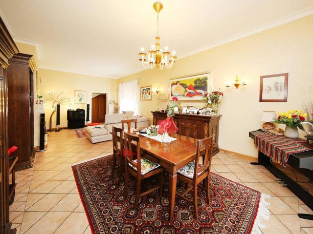 Villa in vendita a Roma RM