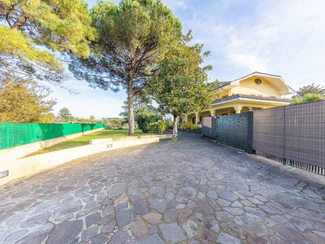 Villa in vendita a Roma RM