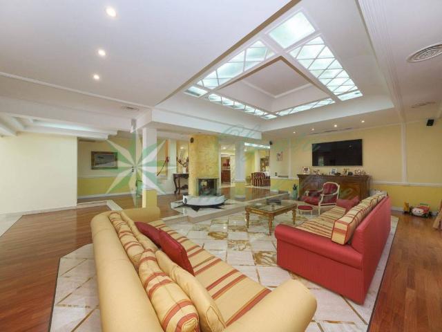 Villa in vendita a Roma RM