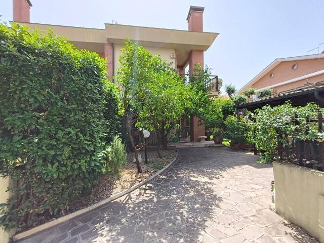 Villa in vendita a Roma RM