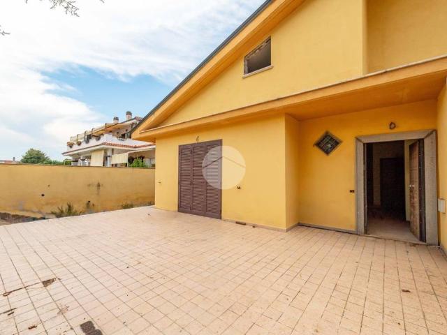 Villa in vendita a Roma RM