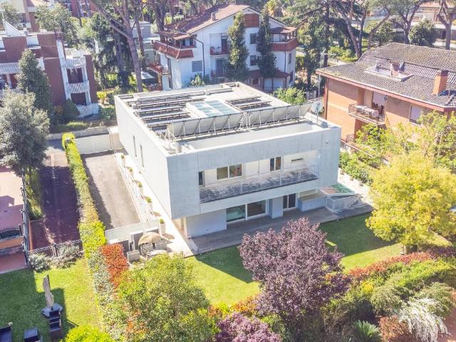Villa in vendita a Roma RM