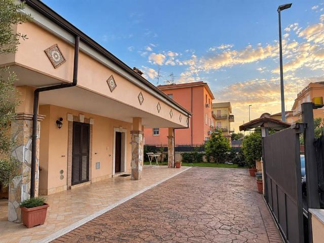Villa in vendita a Roma RM