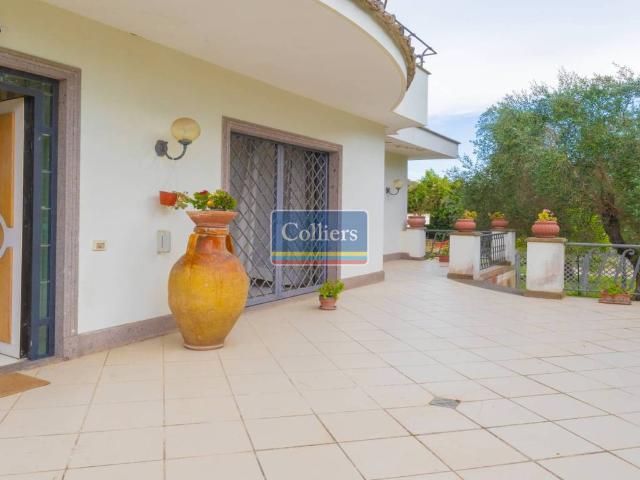 Villa in vendita a Roma RM