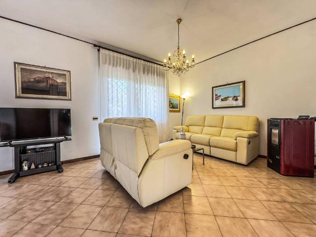 Villa in vendita a Roma RM