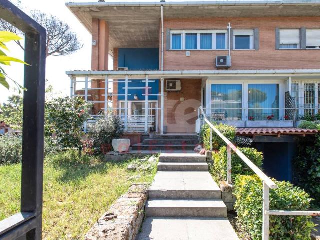Villa in vendita a Roma RM