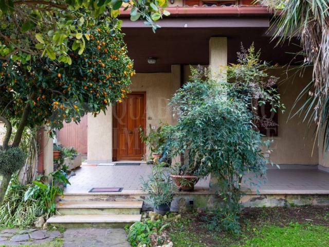 Villa in vendita a Roma RM