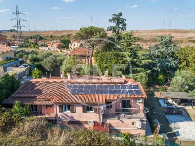Villa in vendita a Roma RM