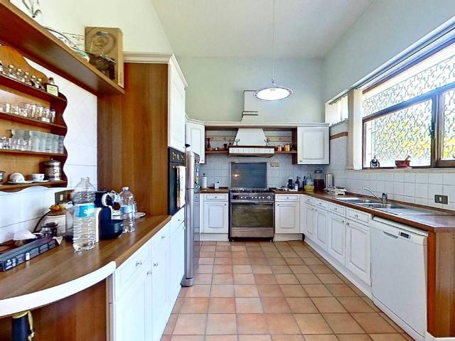 Villa in vendita a Roma RM