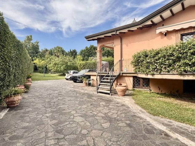 Villa in vendita a Roma RM