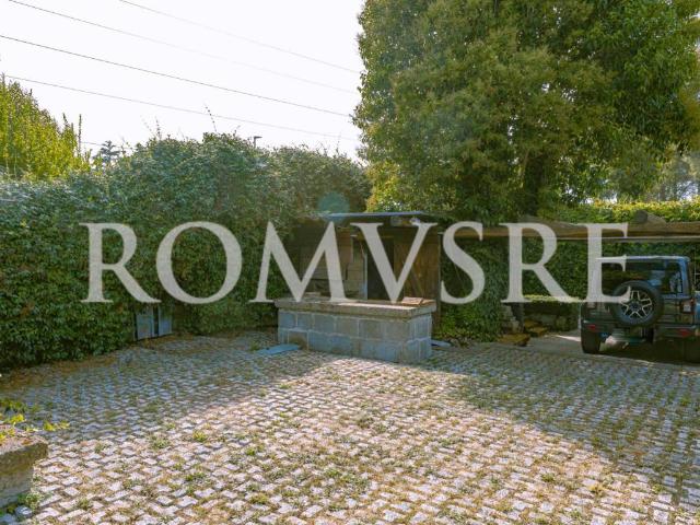 Villa in vendita a Roma RM
