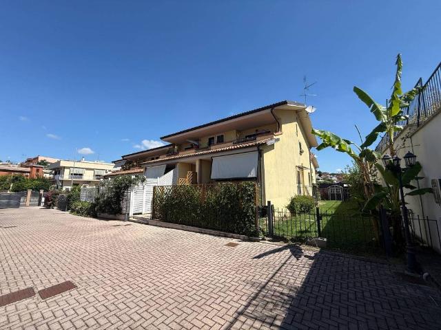 Villa in vendita a Roma RM