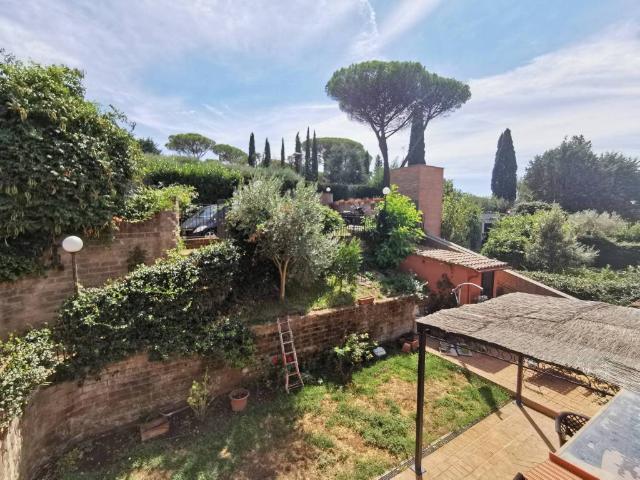 Villa in vendita a Roma RM