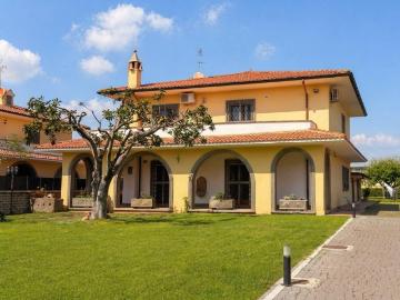 Villa in vendita a Roma RM