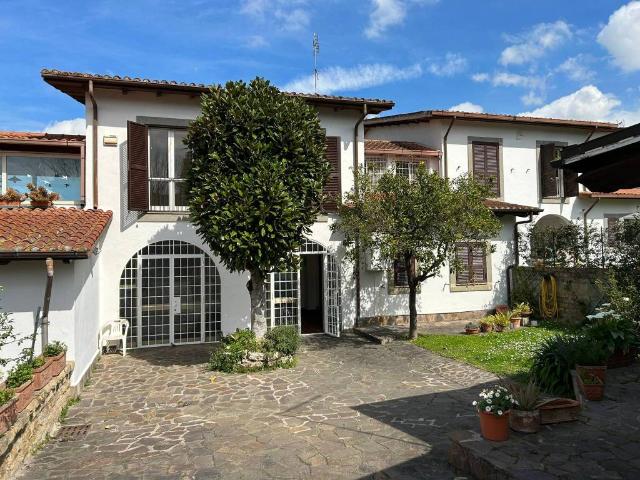 Villa in vendita a Roma RM