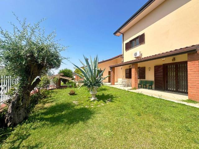 Villa in vendita a Roma RM