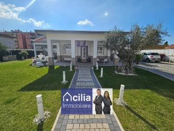 Villa in vendita a Roma RM