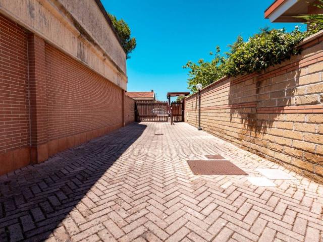 Villa in vendita a Roma RM