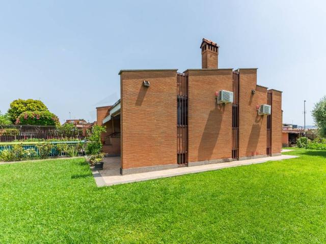 Villa in vendita a Roma RM