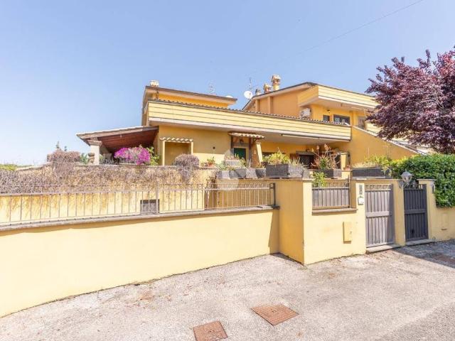 Villa in vendita a Roma RM