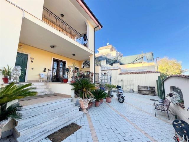 Villa in vendita a Roma RM