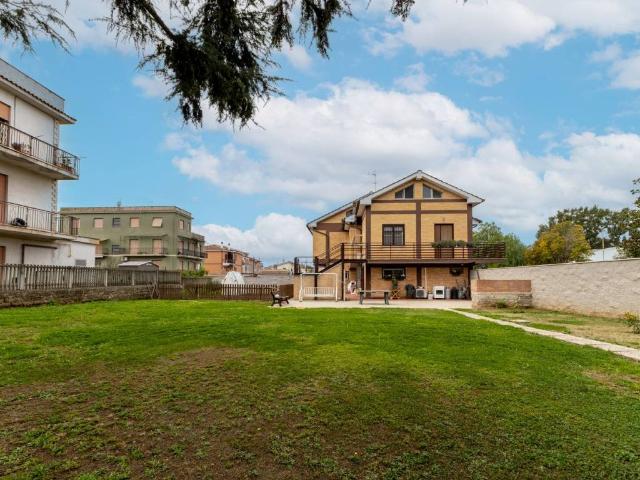 Villa in vendita a Roma RM
