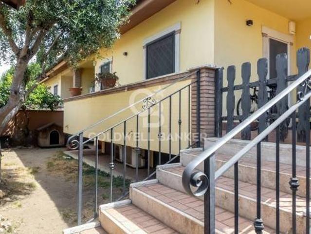 Villa in vendita a Roma RM