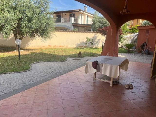 Villa in vendita a Roma RM