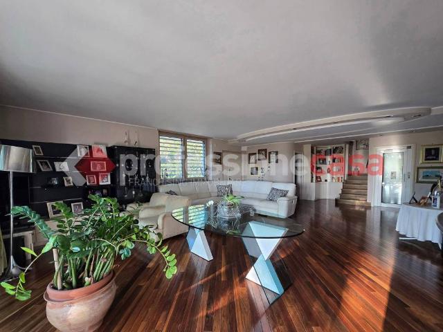 Villa in vendita a Roma RM