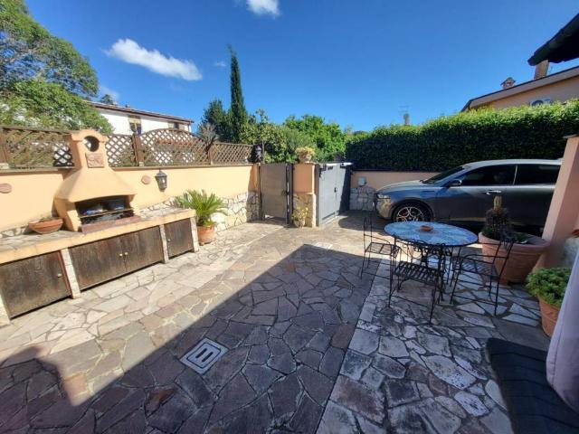 Villa in vendita a Roma RM